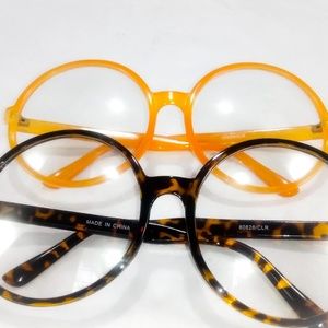 ****Bundle 4/$25**** Oversized Mustard Glasses